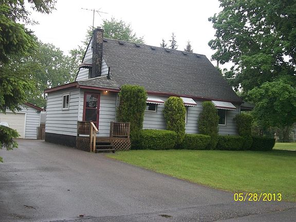3rd image of 3955 Suffolk Dr