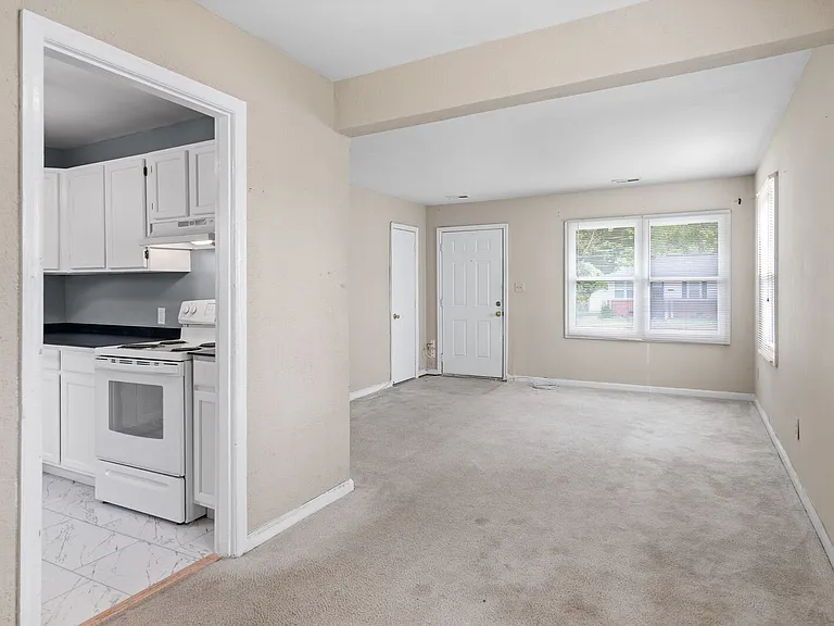 503 Woodfin Rd — Photo 14