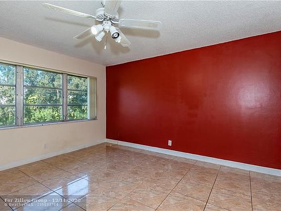 3rd image of 300 S Hollybrook Dr APT 305