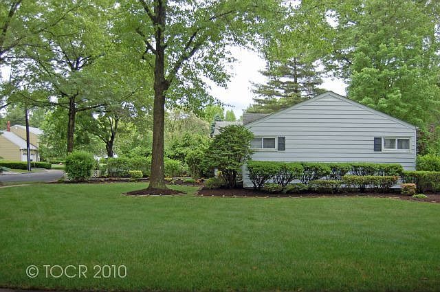 2nd image of 83 Ellsworth Ter