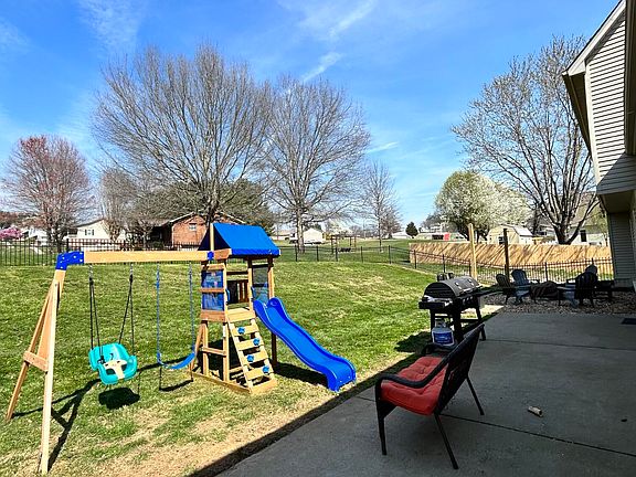 3rd image of 4516 Majestic Magnolia Ln
