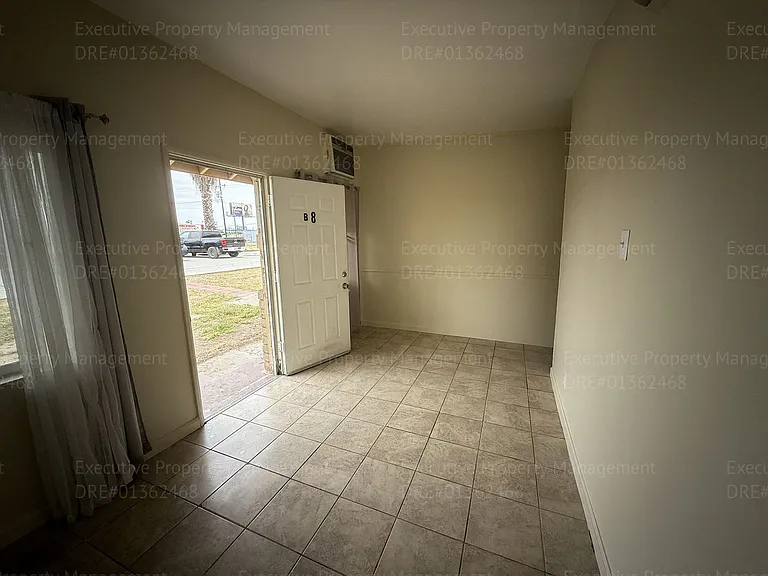 9530 S. Union Ave — Photo 5