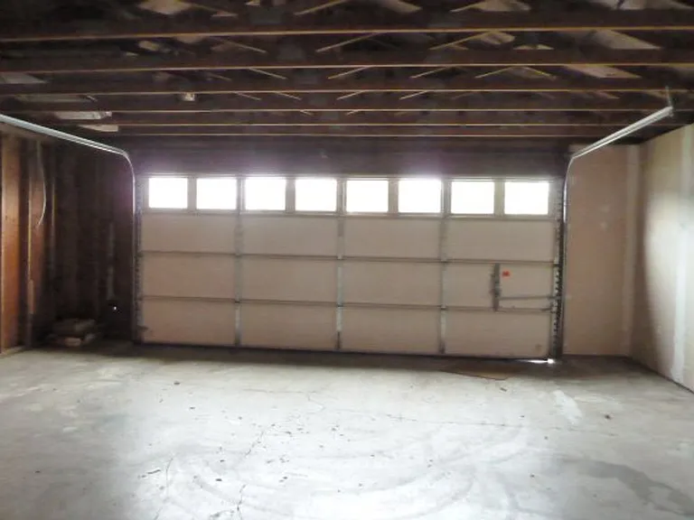 1704 Antoine Ave — Photo 16