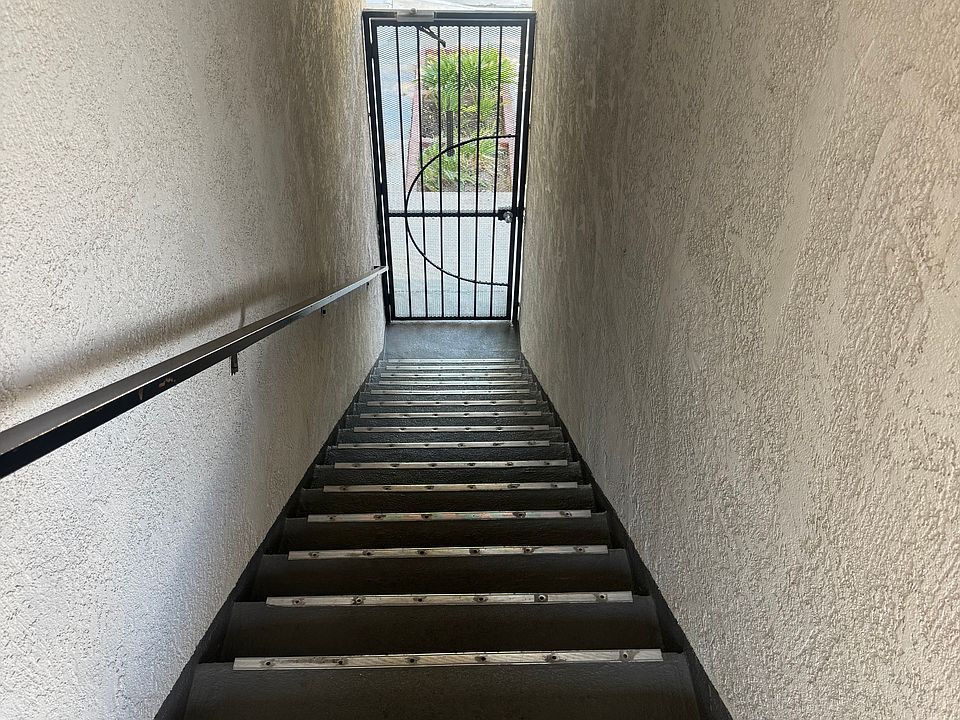 1st image of 326 N Kenwood St APT 5
