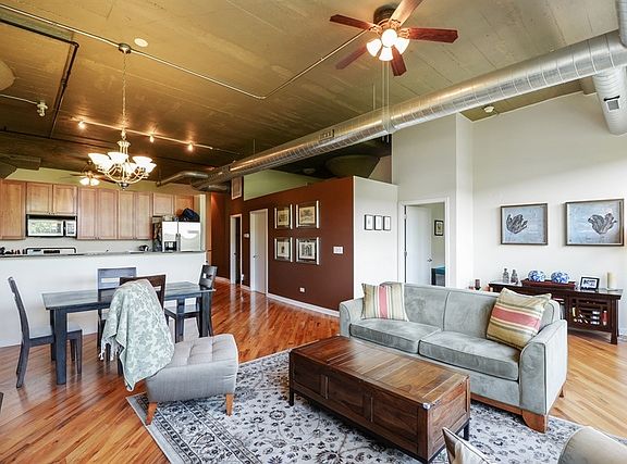 2nd image of 1001 W 15th St #355