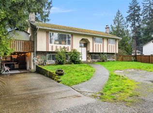 519 Pearkes Rd, Colwood, BC V9C 2L6