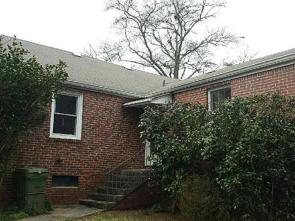 4th image of 108 E Augusta Pl