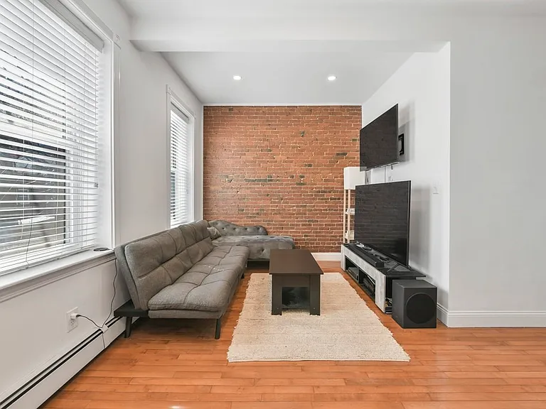168 F St #3 — Photo 4