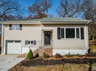 197 Erie Ave, Midland Park, NJ 07432