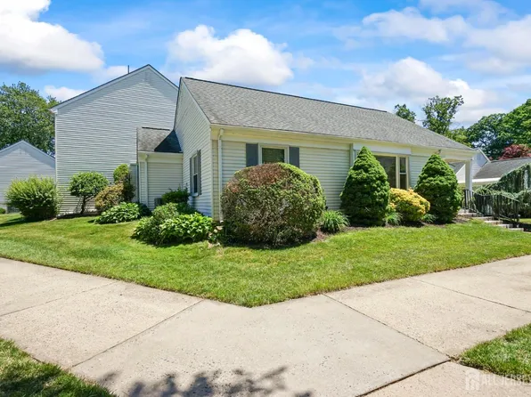 312 Sharon Way #C, Monroe Township, NJ 08831