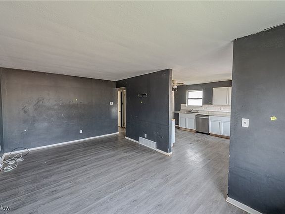 3rd image of 6505 Flowerdale Ave