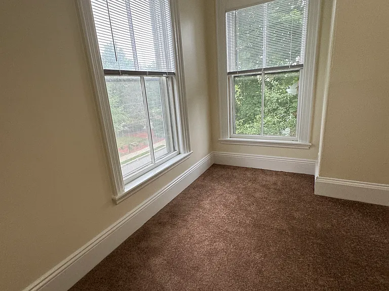 55 Water St — Photo 11