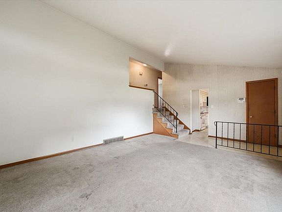 5th image of 981 W 69th Pl