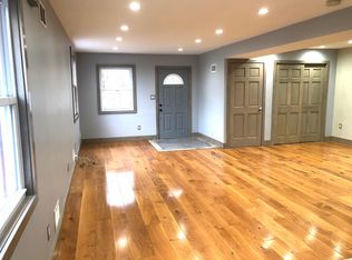 1376 Forest Hill Rd, Staten Island, NY 10314