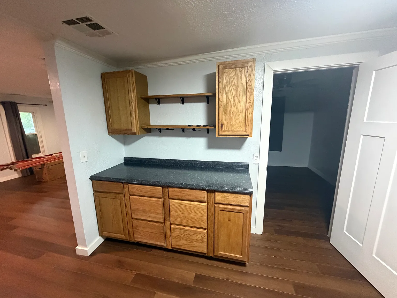 3 bed, 1.5 bath, 1100 sqft, $1,600 — Photo 4