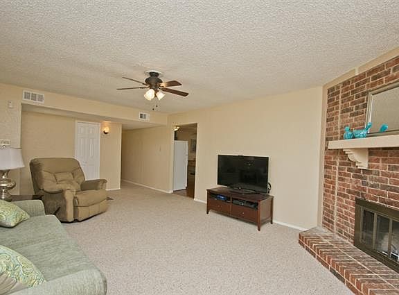 3rd image of 1818 Angelina Dr