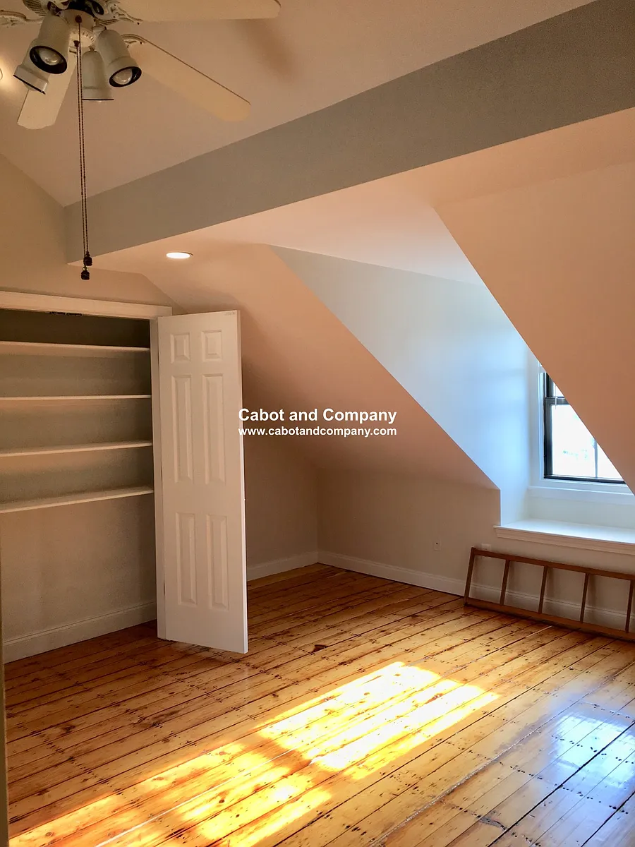 Building Photo - 614 Massachusetts Ave #12