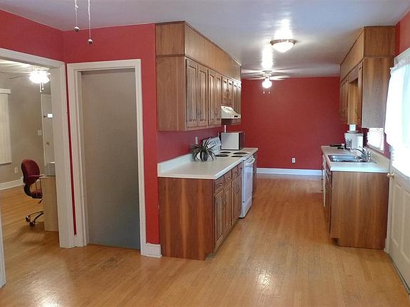 2nd image of 21 Grand View Dr