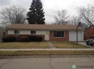 23240 Shoreview St, St Clr Shores, MI 48082