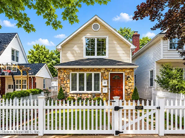 19 Labau Ave, Staten Island, NY 10301