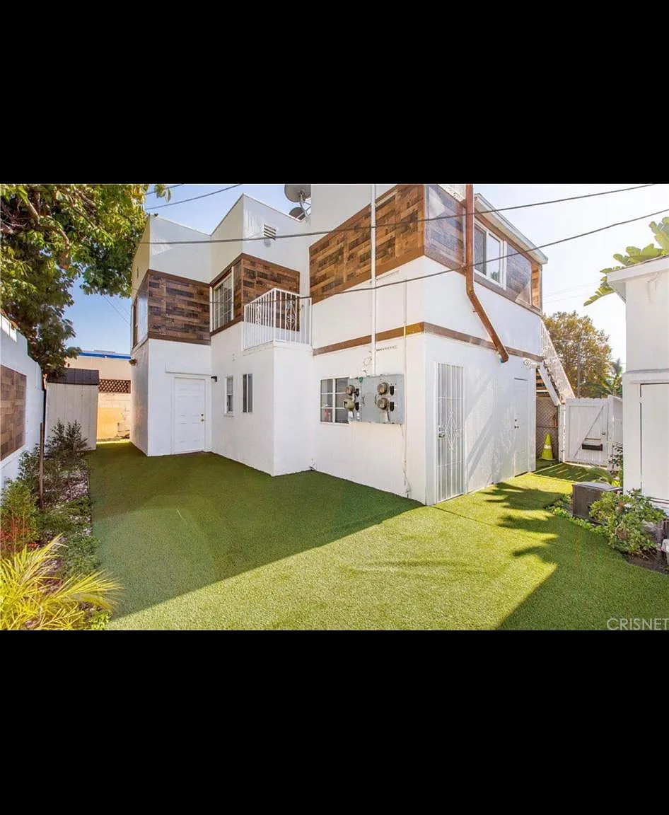 8525 Cadillac Ave — Photo 2
