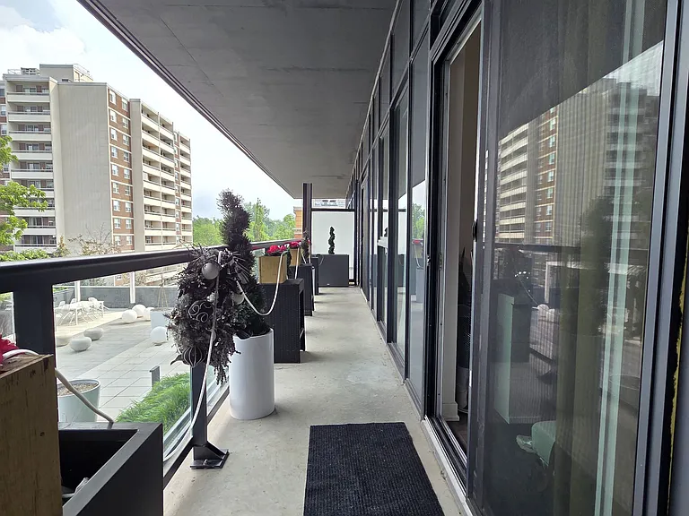 370 Martha St #301 — Photo 17