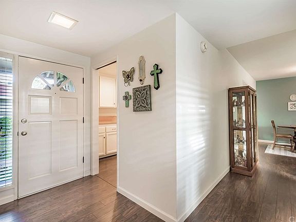 4th image of 2548 College Ln