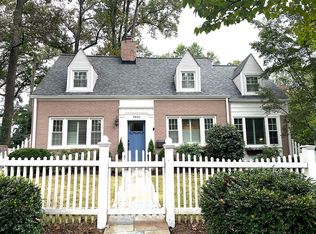 8900 Oneida Ln, Bethesda, MD 20817