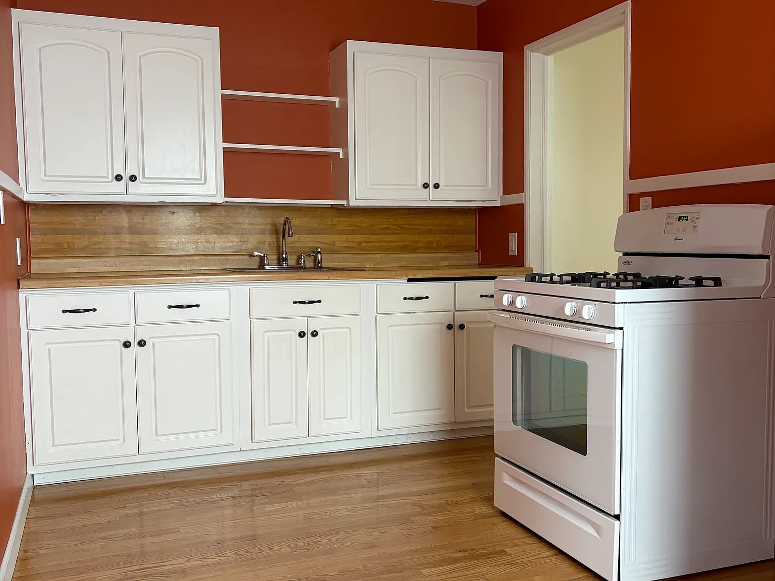 2 bed, 884 sqft, $1,850 — Photo 4