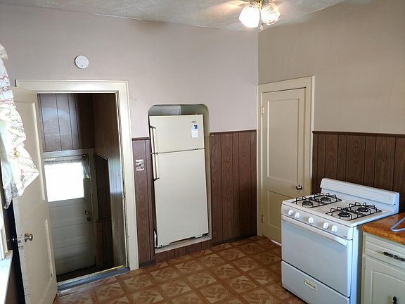 5th image of 1212 New Hampshire St