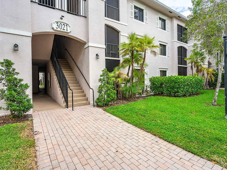 3021 Alcazar Pl #306