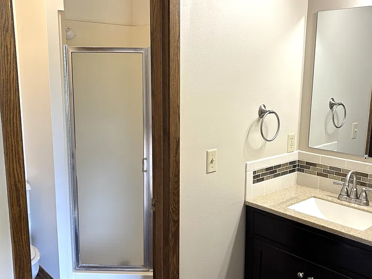Main bedroom bath