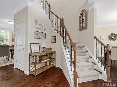805 Prince Dr — Photo 4