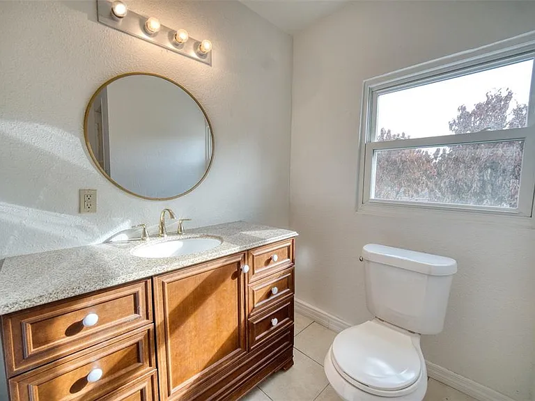 2317 Harris St — Photo 13