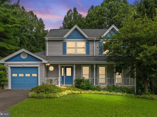 7373 Victoria Dr, Warrenton, VA 20187