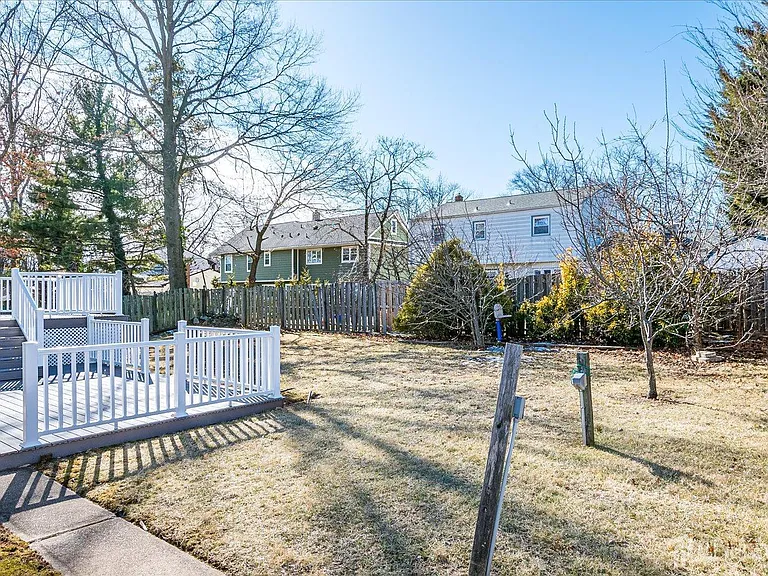 79 Beechwood Ave — Photo 33