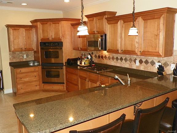 CLASSY KITCHEN