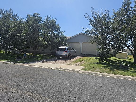 2nd image of 808 8th St