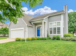 1208 Waters Edge Rd, Champaign, IL 61822