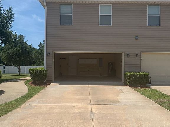 2nd image of 2743 Hollybrook Ln