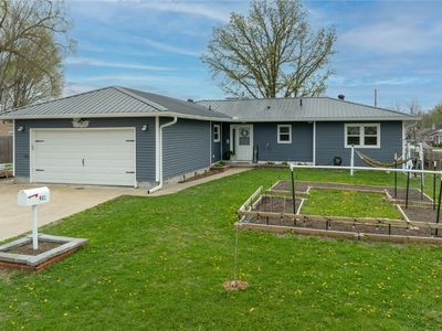 921 36th St NE, Cedar Rapids, IA, 52402