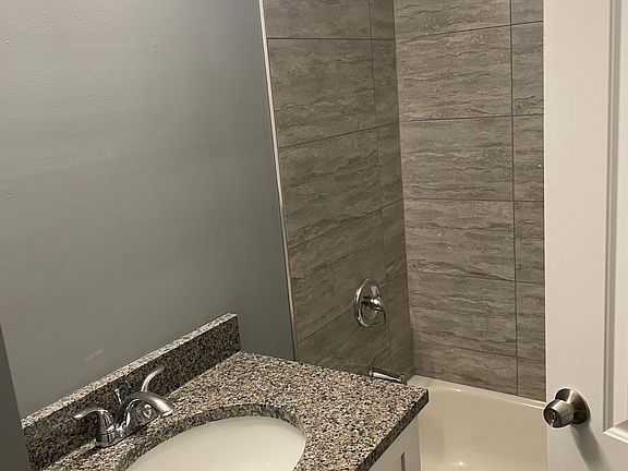 4th image of 5130-5132 S Greenwood Ave #3N