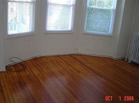 Apt #1 living rm