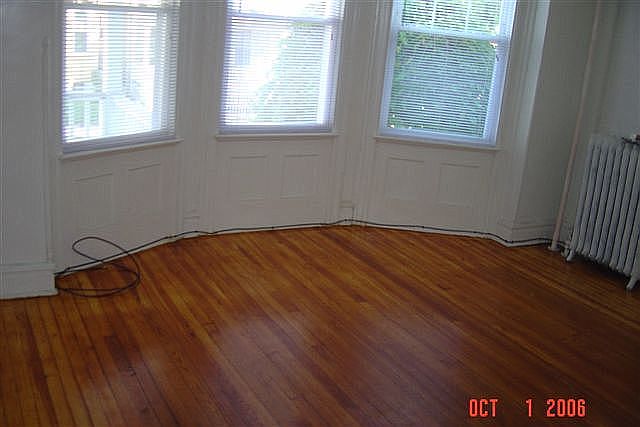 Apt #1 living rm