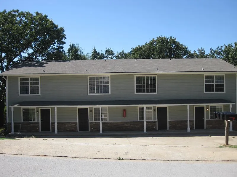 2409 N Brophy Ave