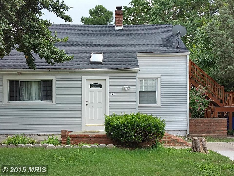 Larger house than the photo shows