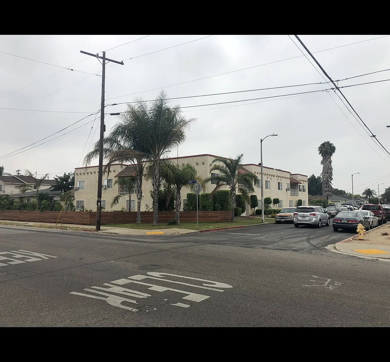 Menlo Apartments — Photo 1