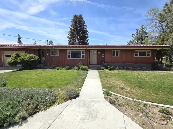 176 SE Hillcrest St, Madras, OR 97741