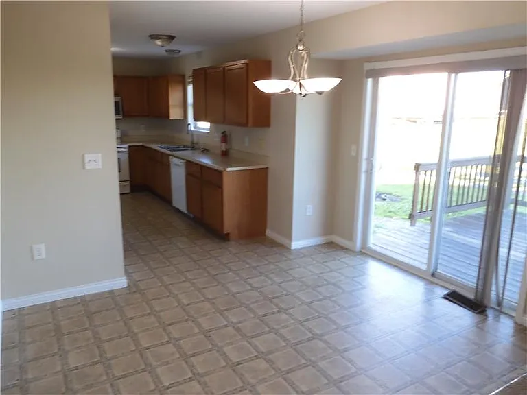 1201 Catletts Ct — Photo 5