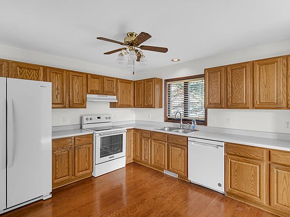 4th image of 7502 Pershing Rd